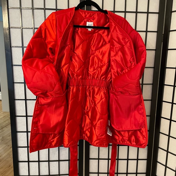 NWT Gorgeous Quilted Red Coat by Gap - Picture 3 of 4